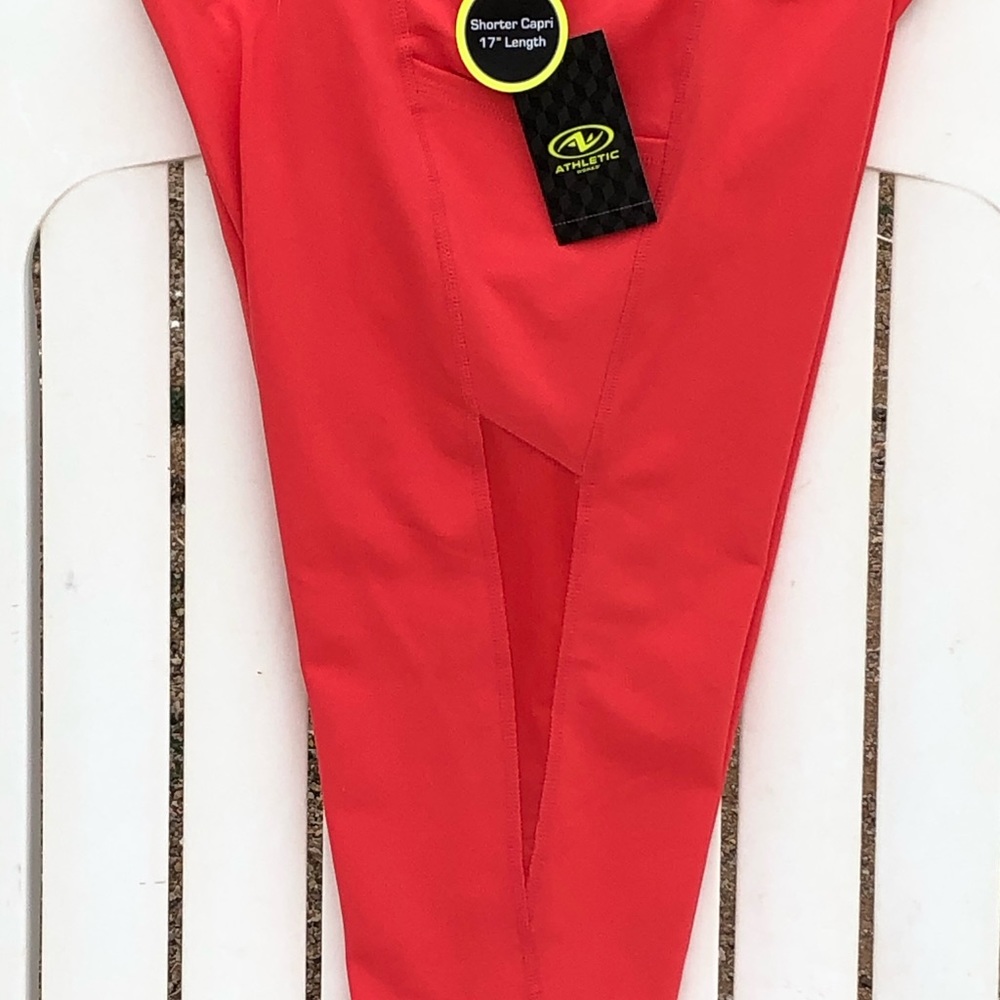 👏🏻Vibrant Coral 3/4 LeggingsSize 12/14 Capri👏🏻